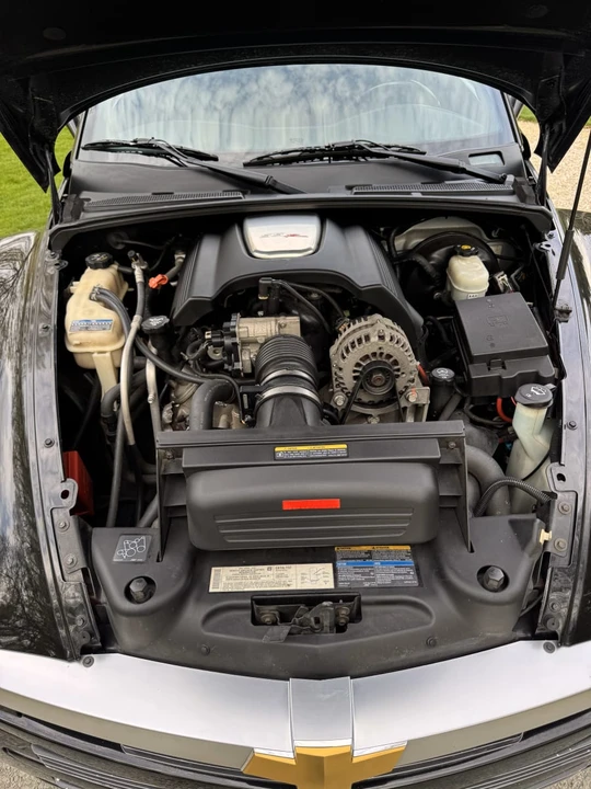 2004 Chevrolet SSR - Image 20 of 23