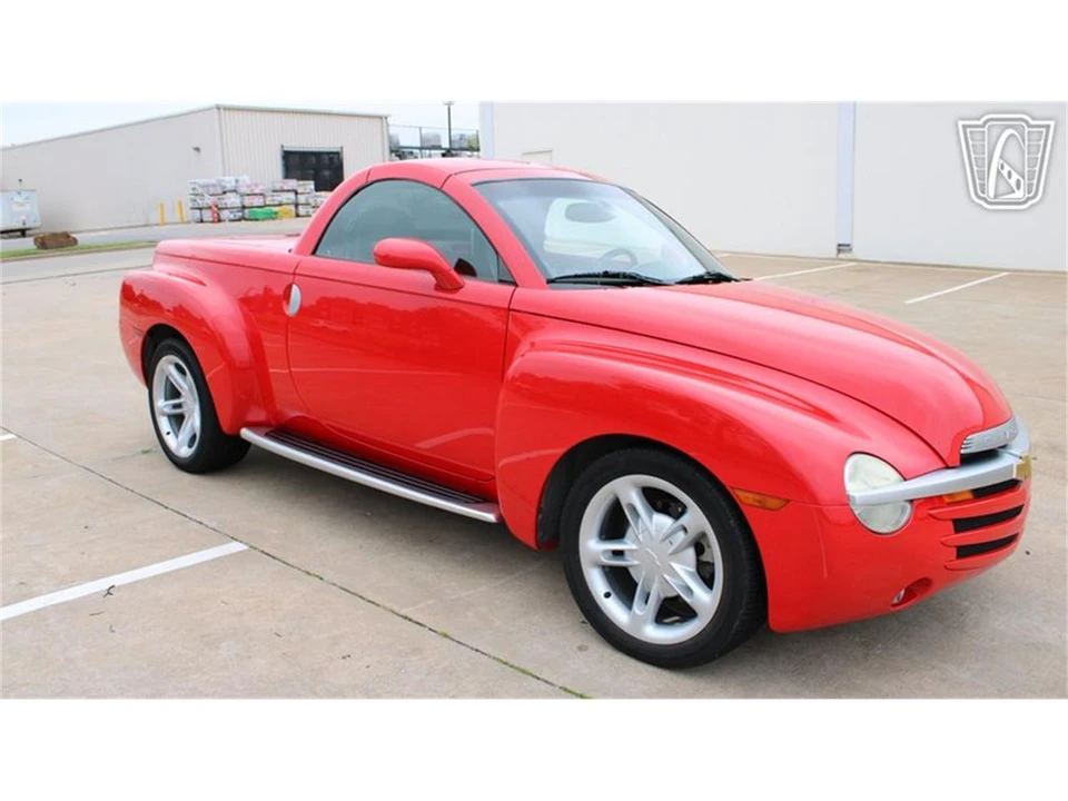 2004 Chevrolet SSR - Image 30 of 31