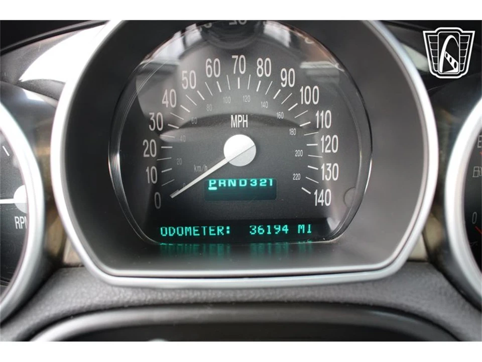 2004 Chevrolet SSR - Image 12 of 31