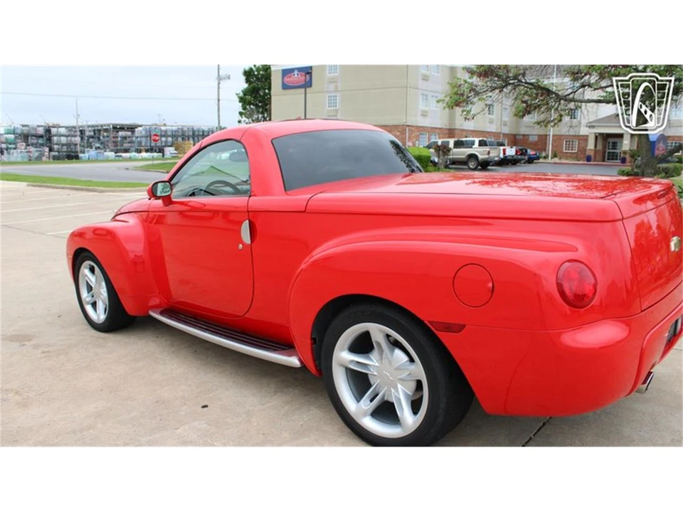 2004 Chevrolet SSR - Image 27 of 31