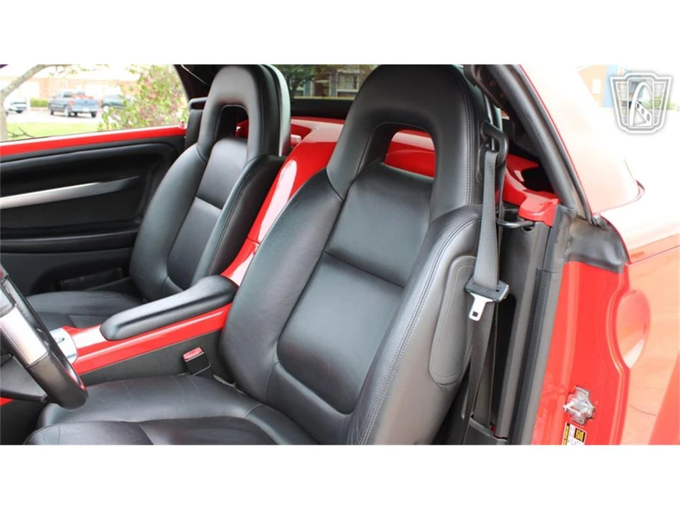 2004 Chevrolet SSR - Image 13 of 31