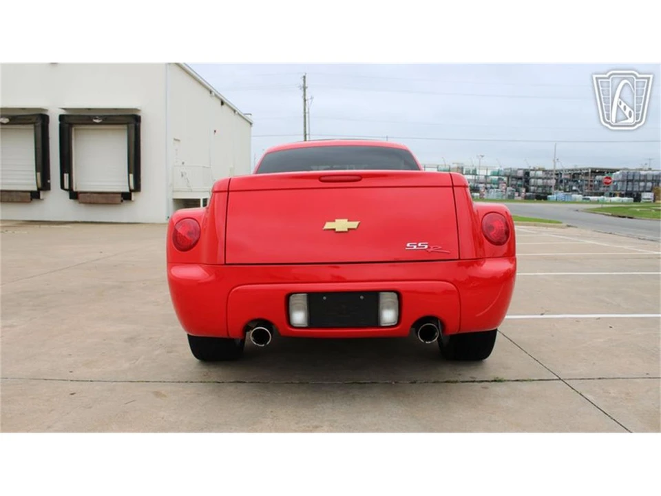 2004 Chevrolet SSR - Image 28 of 31