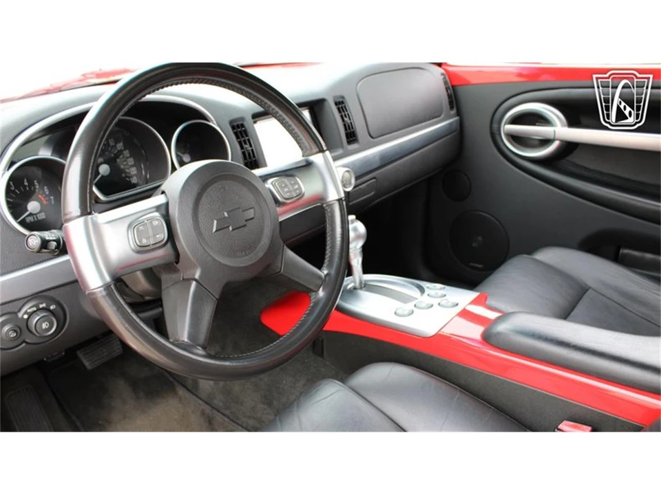 2004 Chevrolet SSR - Image 9 of 31
