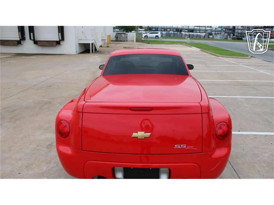 2004 Chevrolet SSR - Image 5 of 31