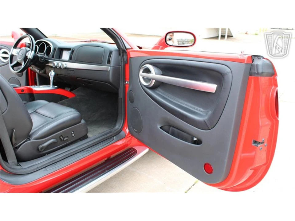 2004 Chevrolet SSR - Image 15 of 31