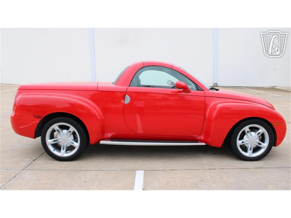 2004 Chevrolet SSR - Image 4 of 31