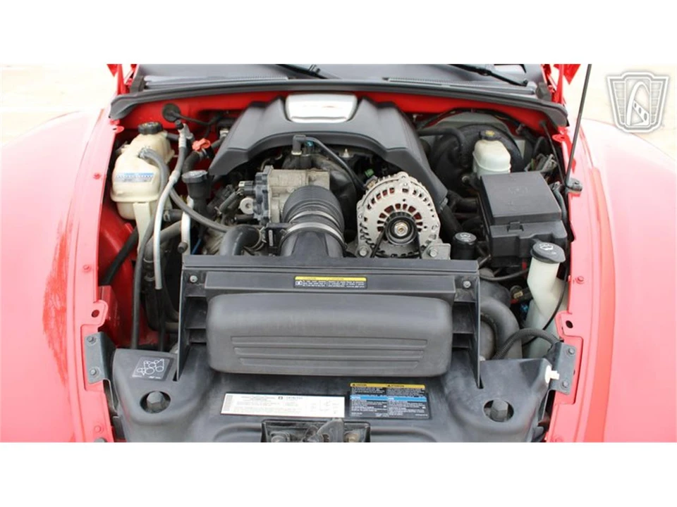 2004 Chevrolet SSR - Image 17 of 31