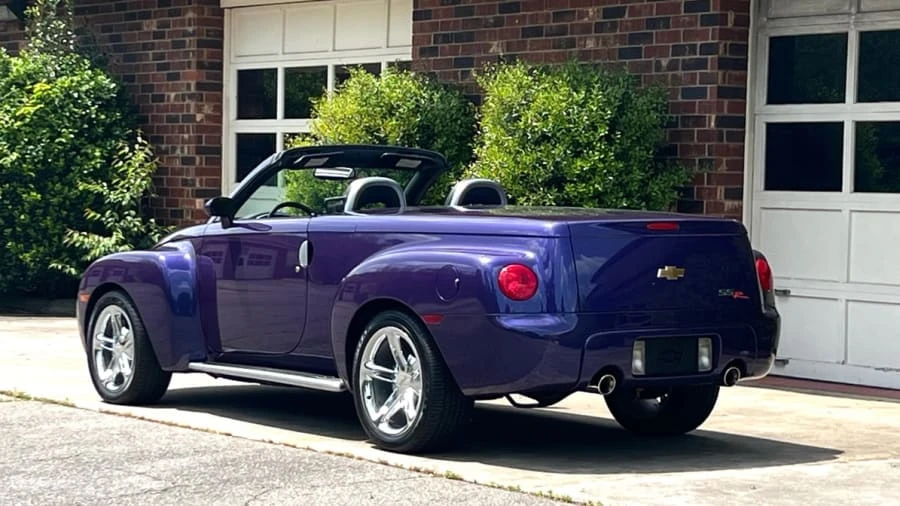 2004 Chevrolet SSR - Image 3 of 18