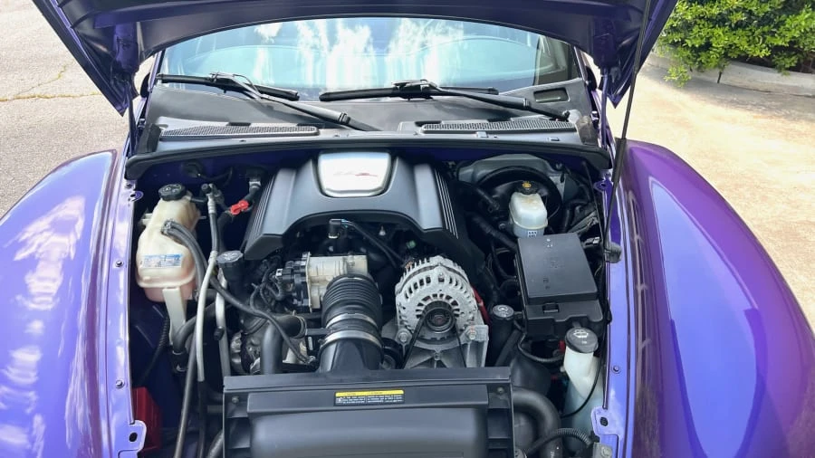 2004 Chevrolet SSR - Image 11 of 18