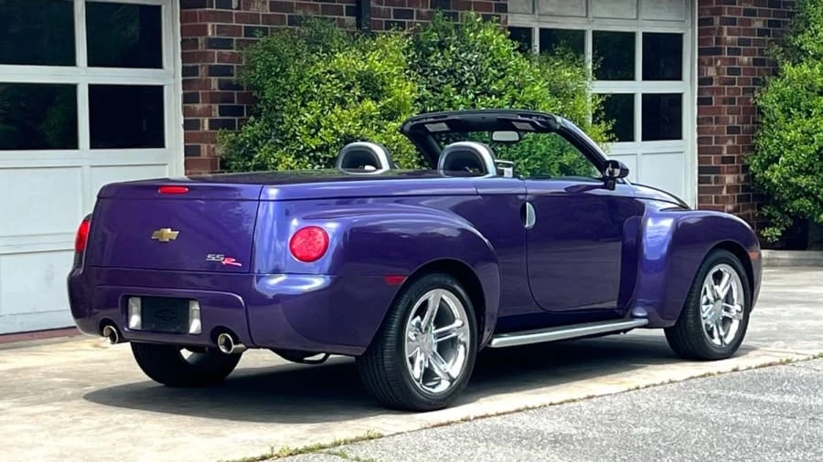 2004 Chevrolet SSR - Image 16 of 18