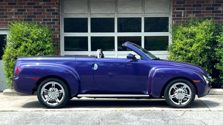 2004 Chevrolet SSR - Image 17 of 18