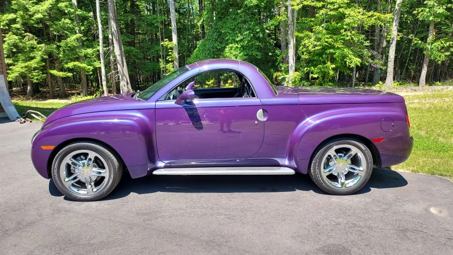 2004 Chevrolet SSR - Image 2 of 5