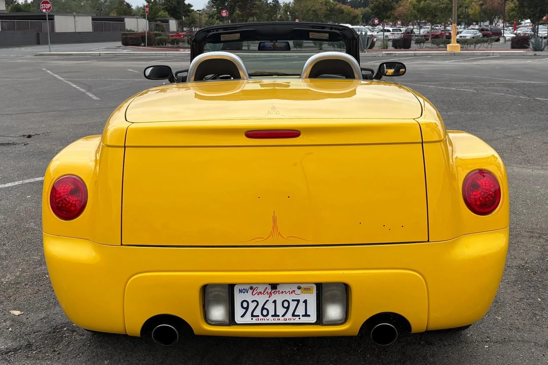 2004 Chevrolet SSR - Image 5 of 31