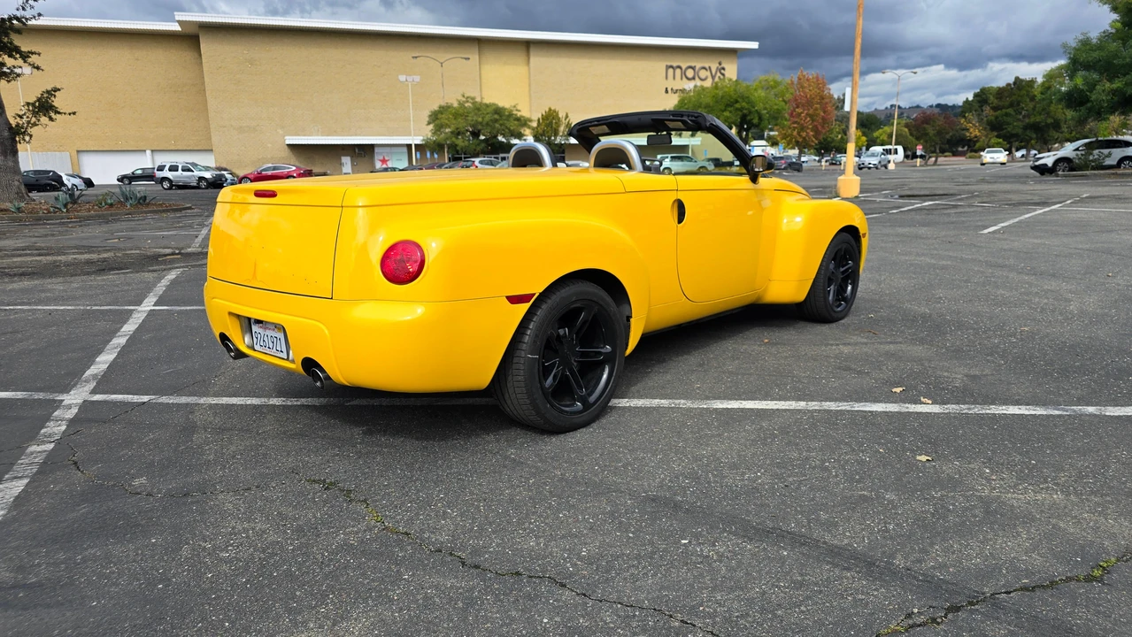 2004 Chevrolet SSR - Image 20 of 31