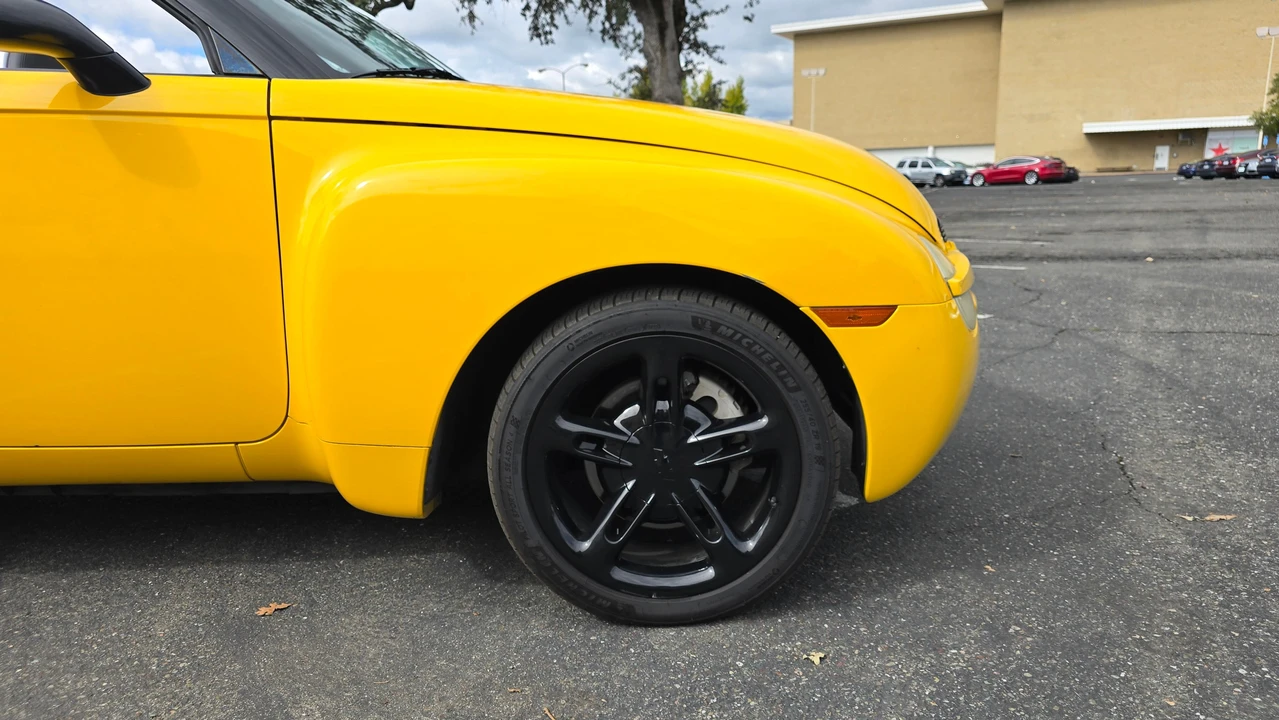 2004 Chevrolet SSR - Image 31 of 31