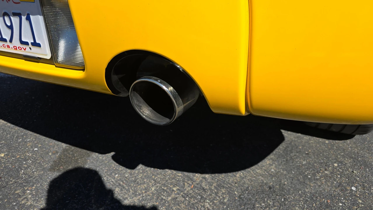 2004 Chevrolet SSR - Image 27 of 31