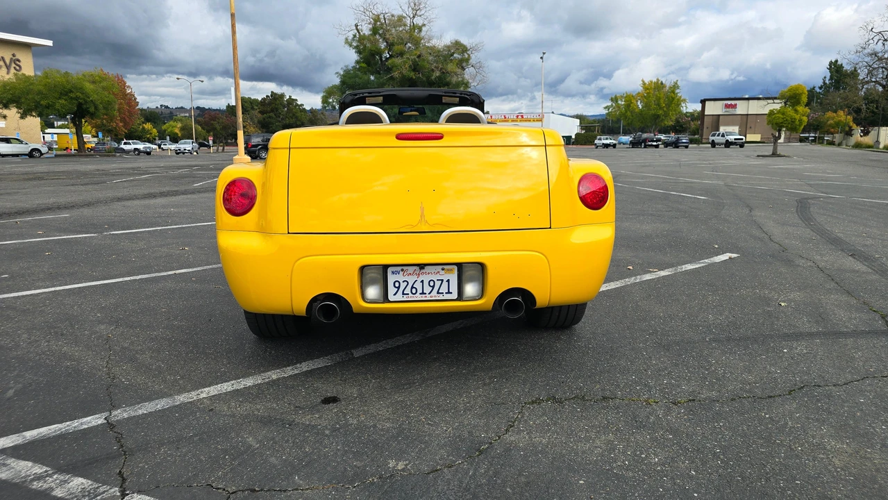 2004 Chevrolet SSR - Image 14 of 31