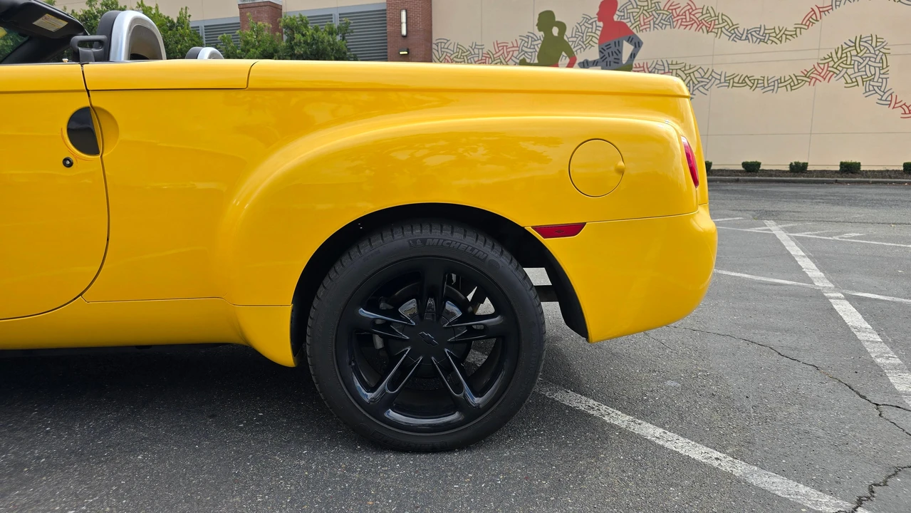 2004 Chevrolet SSR - Image 29 of 31