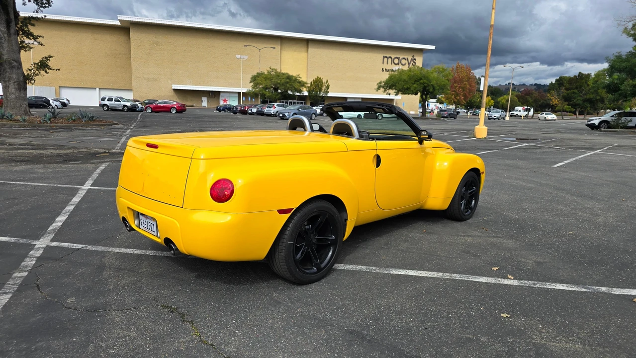 2004 Chevrolet SSR - Image 18 of 31