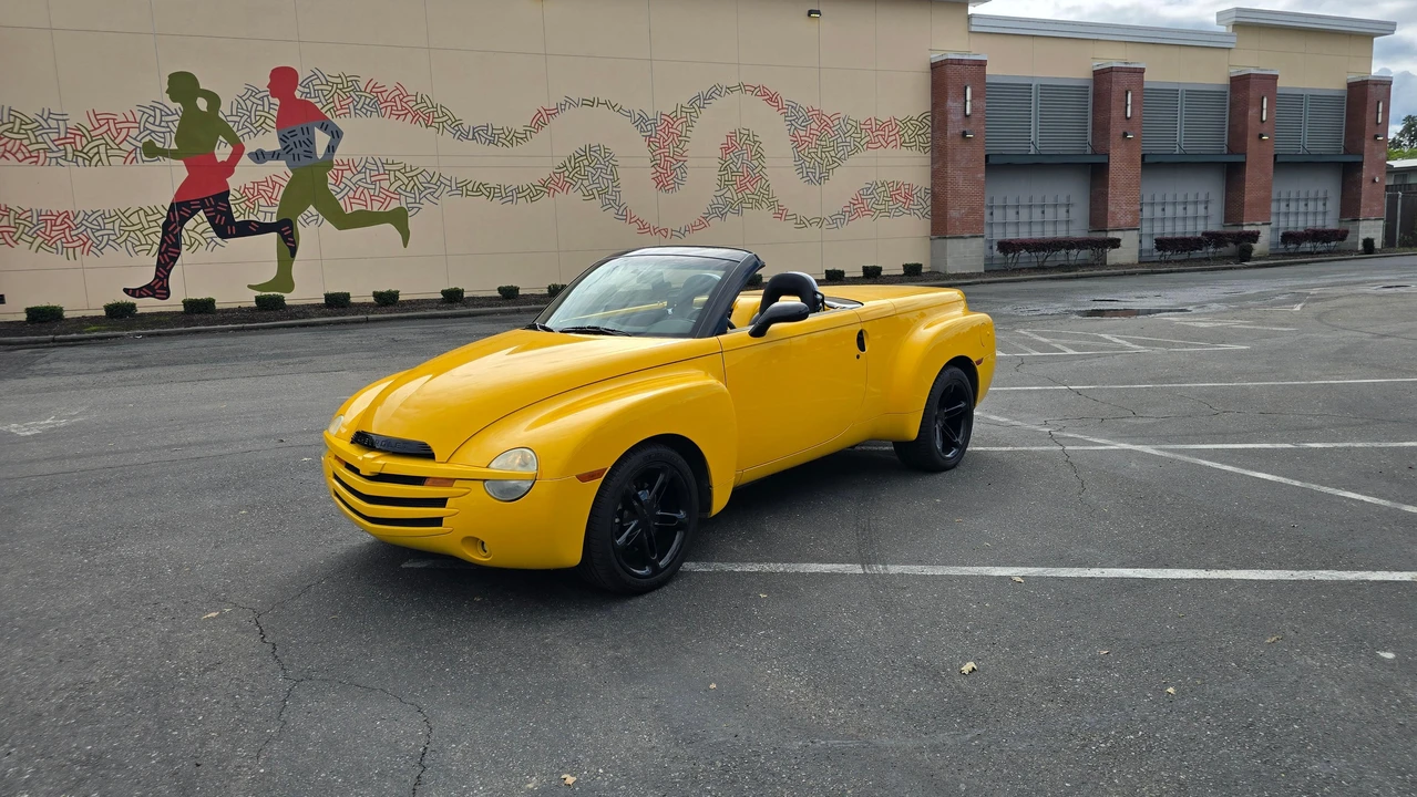2004 Chevrolet SSR - Image 7 of 31