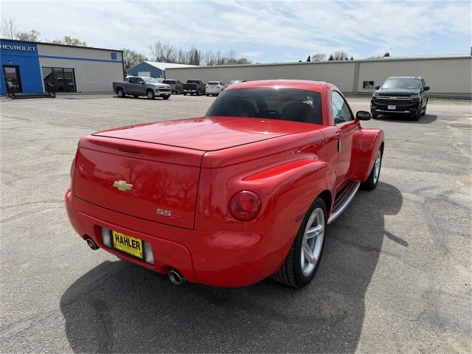 2004 Chevrolet SSR - Image 14 of 18