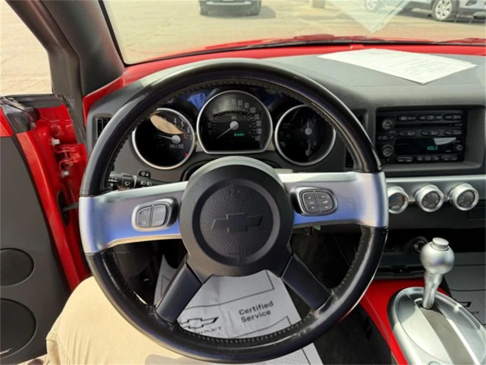 2004 Chevrolet SSR - Image 9 of 18