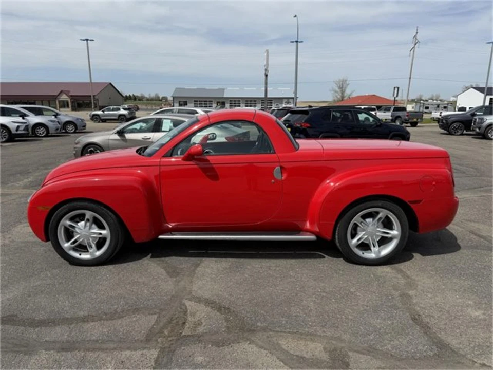 2004 Chevrolet SSR - Image 5 of 18