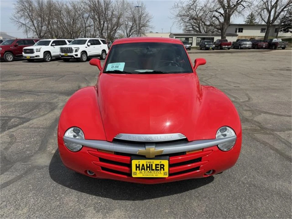 2004 Chevrolet SSR - Image 3 of 18