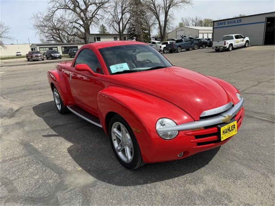 2004 Chevrolet SSR - Image 2 of 18