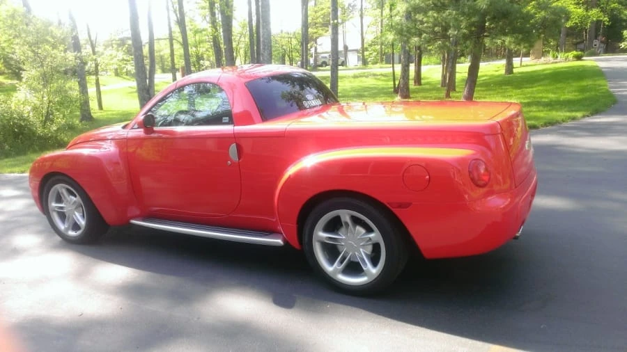 2004 Chevrolet SSR - Image 2 of 8