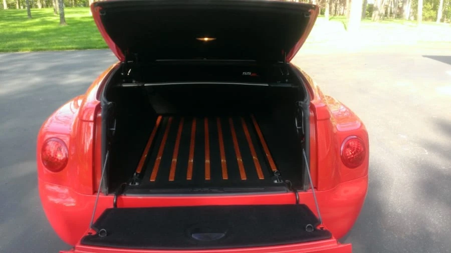 2004 Chevrolet SSR - Image 6 of 8