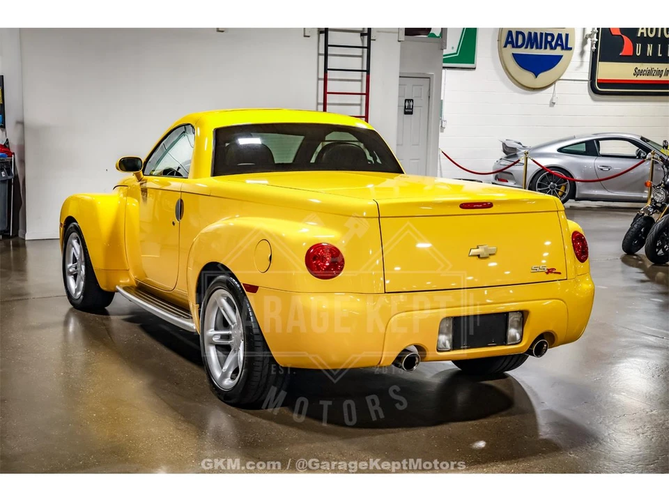 2004 Chevrolet SSR - Image 6 of 31