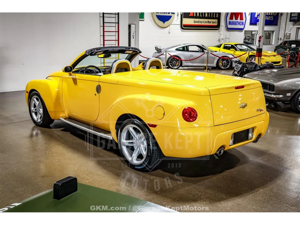 2004 Chevrolet SSR - Image 21 of 31