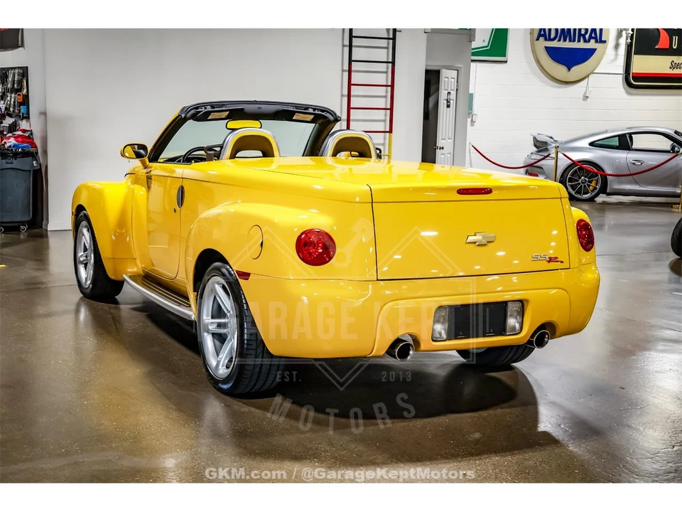 2004 Chevrolet SSR - Image 22 of 31