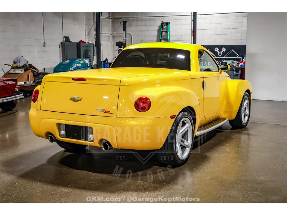 2004 Chevrolet SSR - Image 7 of 31