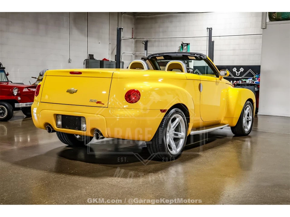 2004 Chevrolet SSR - Image 23 of 31