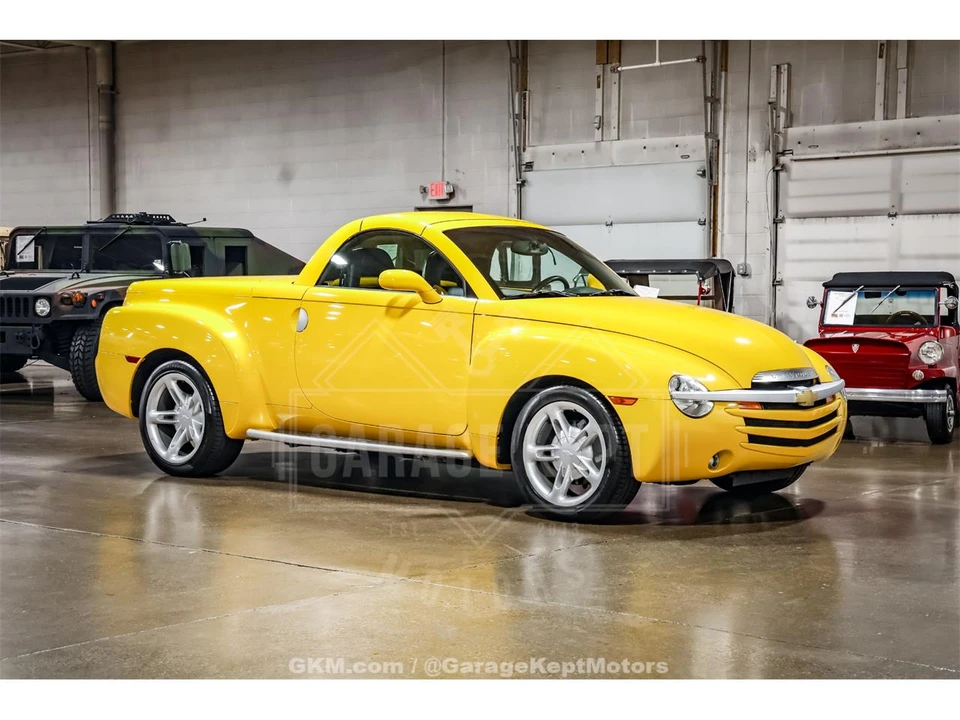 2004 Chevrolet SSR - Image 3 of 31