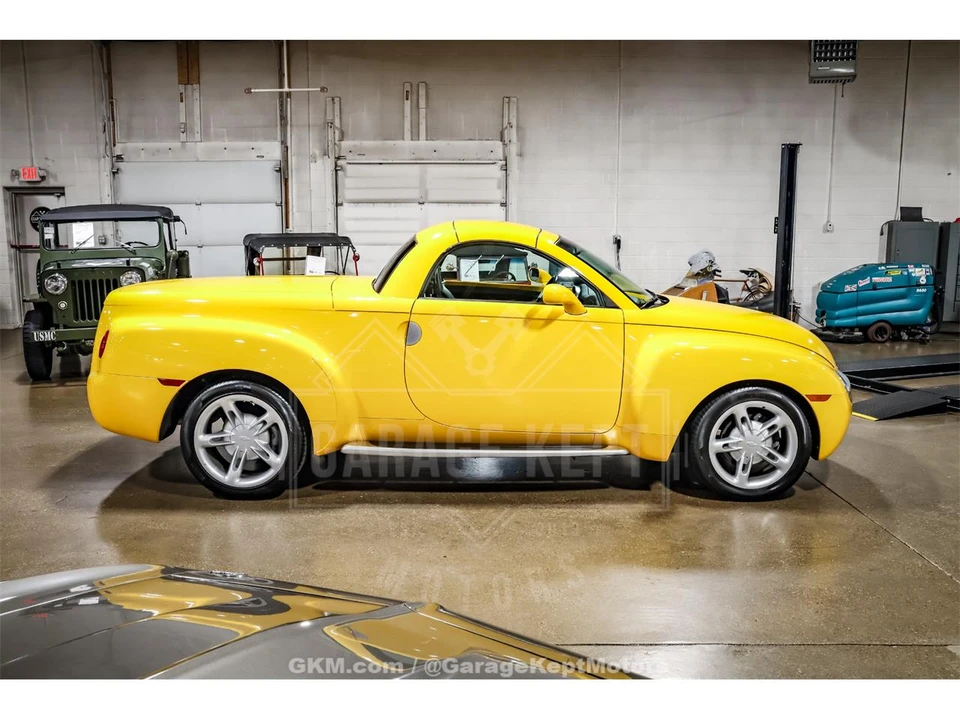 2004 Chevrolet SSR - Image 8 of 31