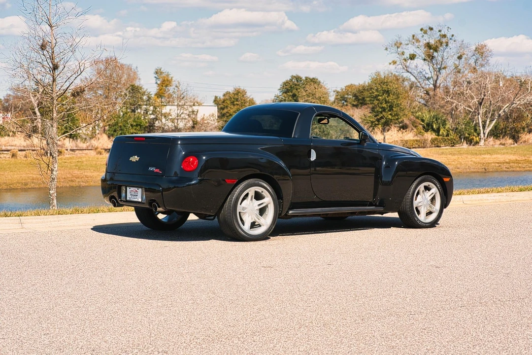 2004 Chevrolet SSR - Image 6 of 31
