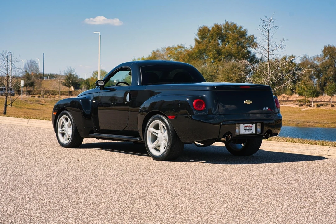 2004 Chevrolet SSR - Image 20 of 31