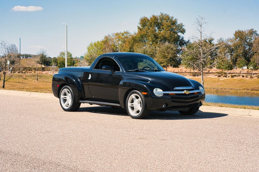 2004 Chevrolet SSR - Image 10 of 21