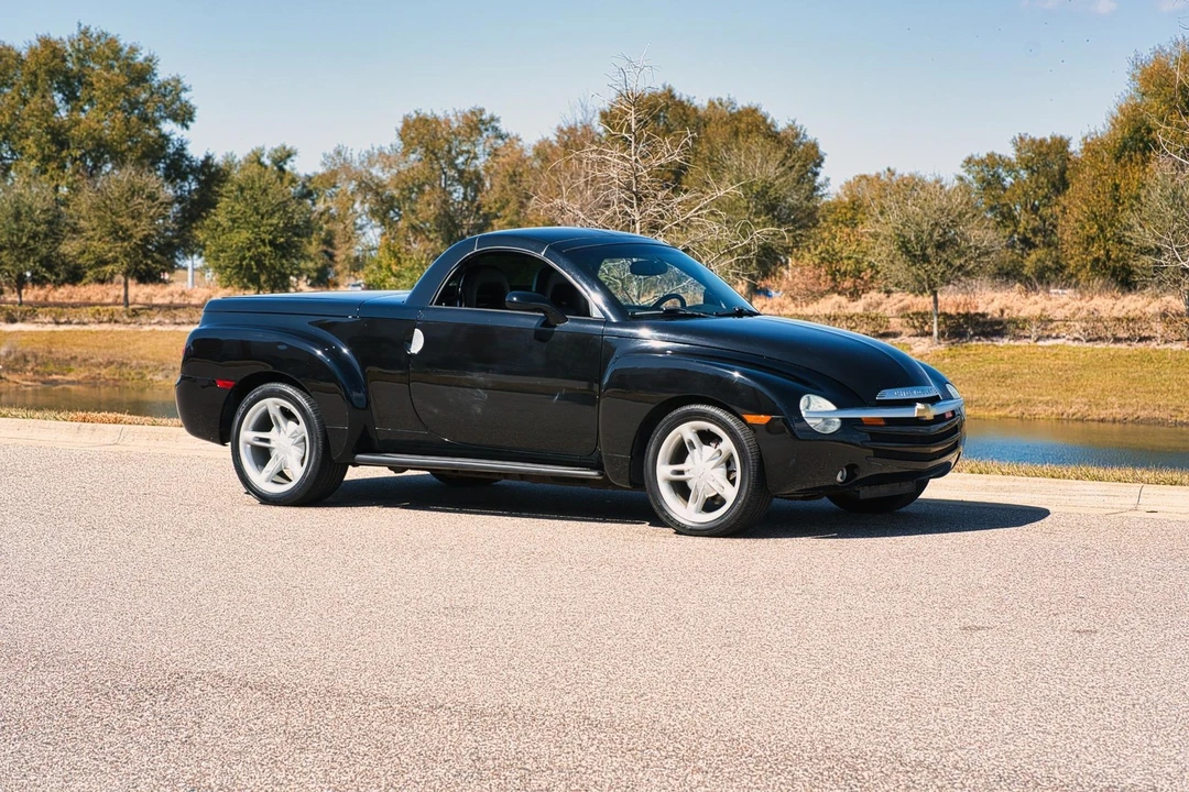 2004 Chevrolet SSR - Image 9 of 21