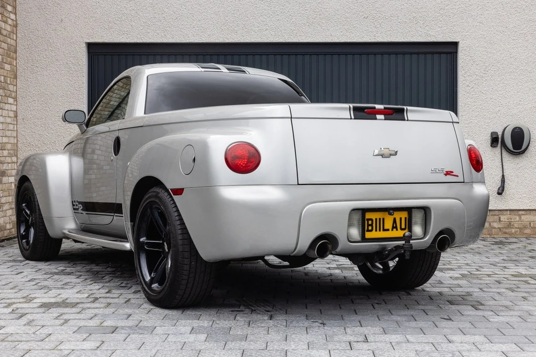 2004 Chevrolet SSR - Image 16 of 30