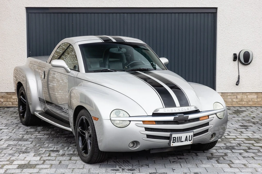 2004 Chevrolet SSR - Image 9 of 30
