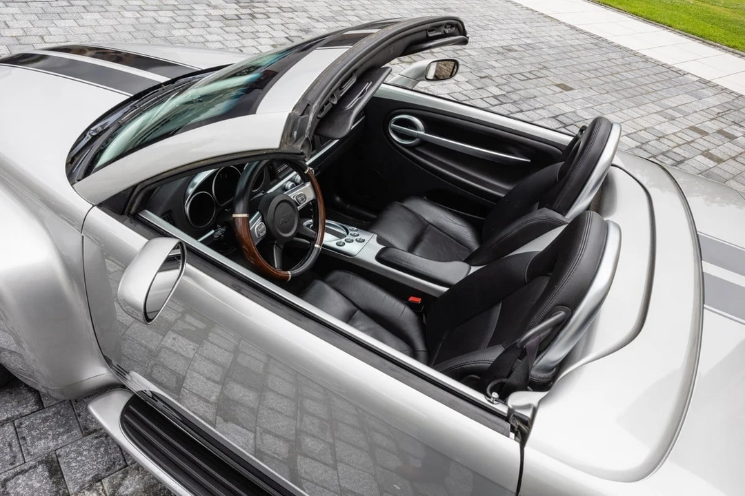 2004 Chevrolet SSR - Image 24 of 30
