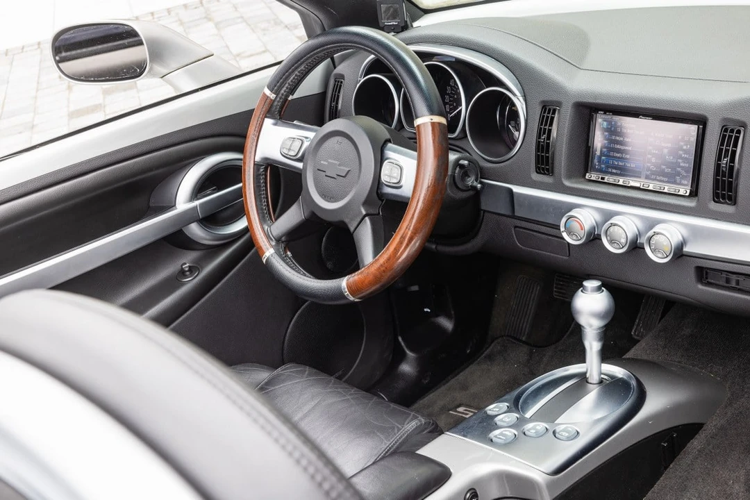 2004 Chevrolet SSR - Image 26 of 30