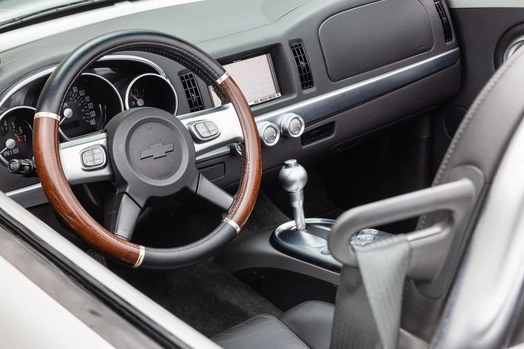 2004 Chevrolet SSR - Image 27 of 30