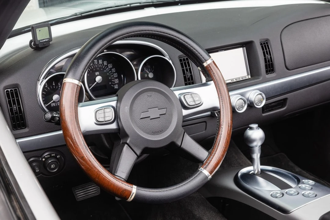2004 Chevrolet SSR - Image 29 of 30