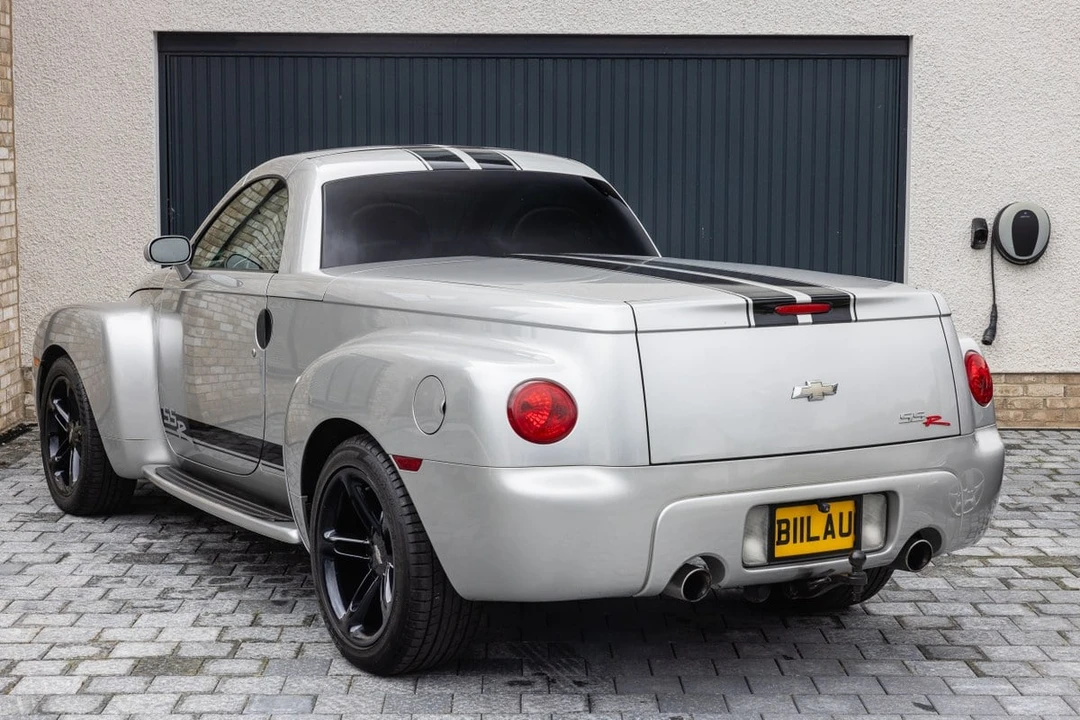 2004 Chevrolet SSR - Image 14 of 30