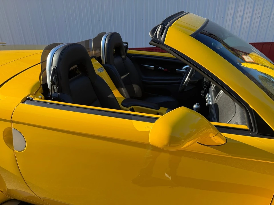 2004 Chevrolet SSR - Image 14 of 21